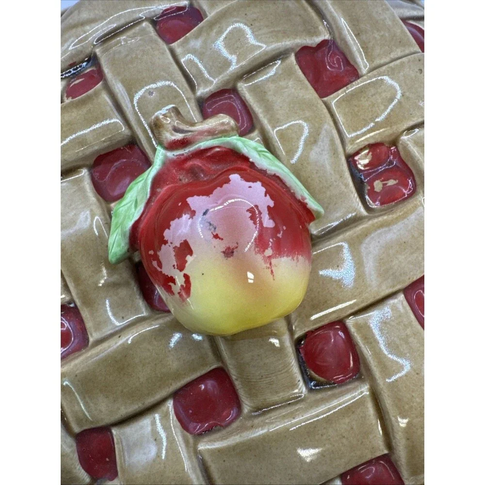 Ceramic Round Pie Dish with Lattice Lid and Apple Pie Recipe , Two-Piece Set